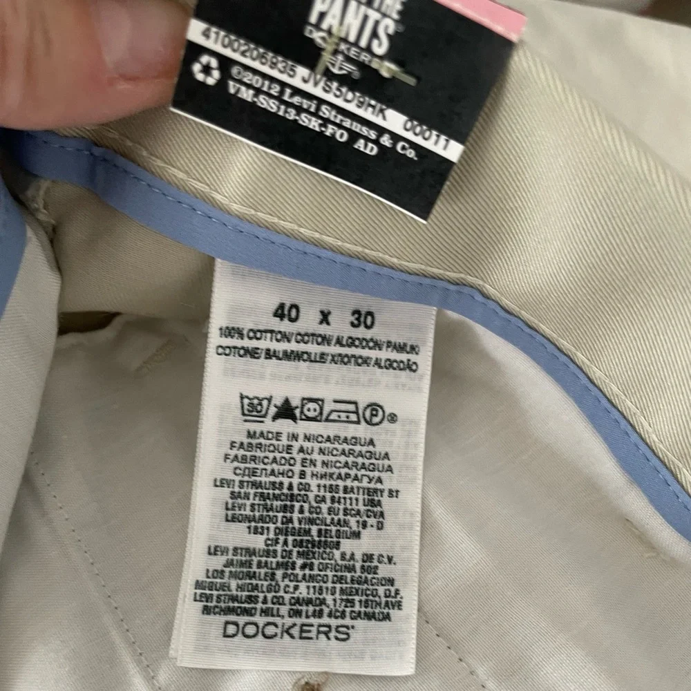 NWT mens Dockers Signature Khakis Relaxed Fit
